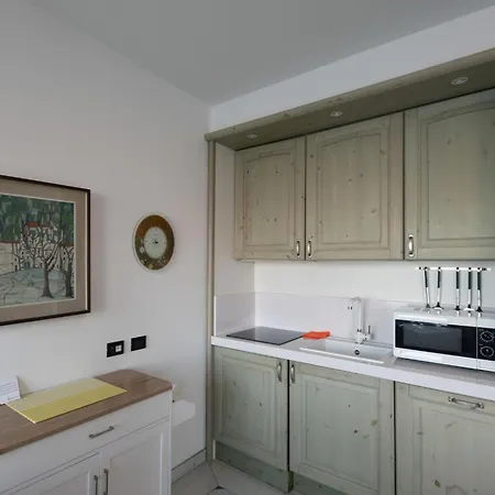 Punta Borromea By Interhome Daire Stresa